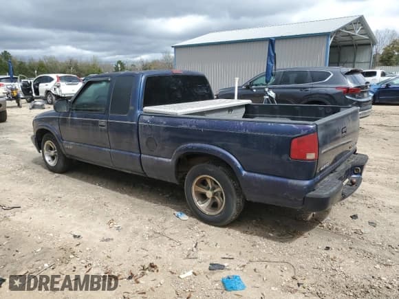 ✅ 2000 Chevrolet S-10 LS • VIN: 1GCCS19W5Y8113864 • Лот: 48722195. Опубликован ранее на Copart с пробегом 111 962 миль. Бесплатный доступ к архиву аукционных продаж из США и подробный отчёт об истории автомобиля на DreamBid. Изображение 2.