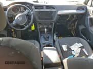 ✅ 2018 Volkswagen Tiguan S • VIN: 3VV0B7AX9JM068361 • Lot: 93914195. Wystawiony na Copart z przebiegiem 285 630 mil. Bezpłatny archiwum sprzedaży aukcyjnych z USA i szczegółowy raport historii pojazdu na DreamBid. Zdjęcie 8.