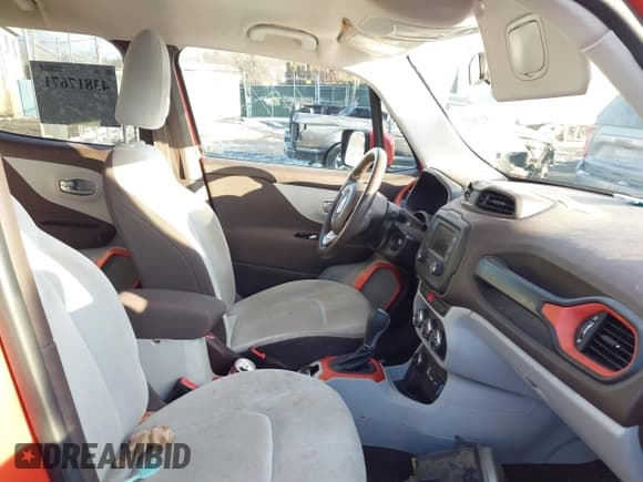 ✅ 2017 Jeep Renegade Latitude • VIN: ZACCJBBB8HPG01750 • Lot: 43817671. Listed on IAAI with 133,476 mi. Free auction sales archive from the USA and detailed vehicle history report at DreamBid. Image 5.