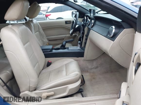 ✅ 2007 Ford Mustang Deluxe • VIN: 1ZVFT84N875329917 • Lot: 41760205. Listed on IAAI with 171,005 mi. Free auction sales archive from the USA and detailed vehicle history report at DreamBid. Image 5.