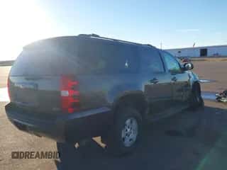 2010 Chevrolet Suburban LT z VIN 1GNUKJE34AR126791, wystawiony jako IAAI lot #43435345 z przebiegiem Nie podano mil oraz . Historia ofert i sprzedaży dostępna na DreamBid. Obrazek 4.