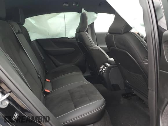 ✅ 2023 Volvo C40 Plus • VIN: YV4ED3GL1P2064913 • Lot: 72328933. Wystawiony na Copart z przebiegiem 12 142 mil. Bezpłatny archiwum sprzedaży aukcyjnych z USA i szczegółowy raport historii pojazdu na DreamBid. Zdjęcie 10.