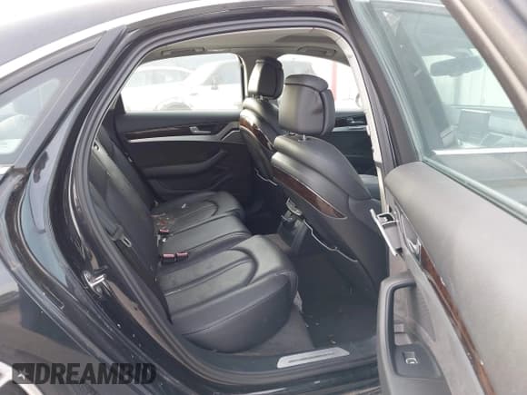 ✅ 2012 Audi A8 • VIN: WAUAVAFD4CN010931 • Lot: 43632198. Wystawiony na IAAI z przebiegiem 153 730 mil. Bezpłatny archiwum sprzedaży aukcyjnych z USA i szczegółowy raport historii pojazdu na DreamBid. Zdjęcie 8.