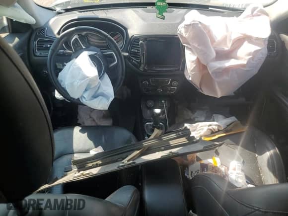 2018 Jeep Compass Limited z VIN 3C4NJDCB6JT365553, wystawiony jako Copart lot #69211095 z przebiegiem 67 121 mil mil oraz Szkoda całkowita • Salvage title. Historia ofert i sprzedaży dostępna na DreamBid. Obrazek 8.