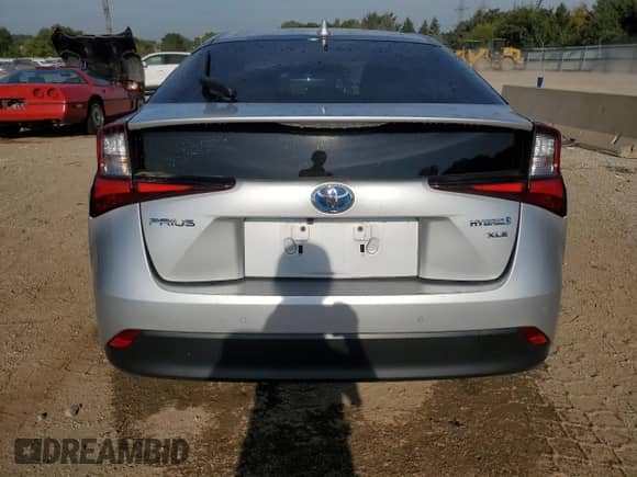2021 Toyota Prius L Eco с VIN JTDKAMFU1M3138206, выставлен на аукционе Copart как лот 80360175 с пробегом 67 910 миль миль и Списание • Salvage title. История ставок и продаж доступна на DreamBid. Изображение 6.