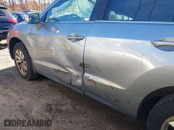 ✅ 2016 Acura RDX • VIN: 5J8TB4H32GL025537 • Lot: 43561788. Wystawiony na IAAI z przebiegiem 154 478 mil. Bezpłatny archiwum sprzedaży aukcyjnych z USA i szczegółowy raport historii pojazdu na DreamBid. Zdjęcie 6.