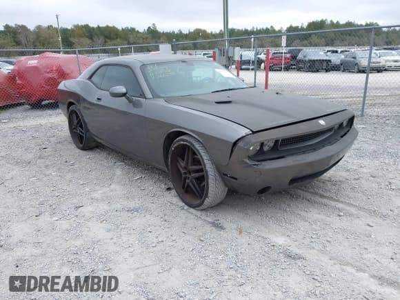 ✅ 2010 Dodge Challenger SE • VIN: 2B3CJ4DV7AH260238 • Lot: 41727317. Wystawiony na IAAI z przebiegiem 189 806 mil. Bezpłatny archiwum sprzedaży aukcyjnych z USA i szczegółowy raport historii pojazdu na DreamBid. Zdjęcie 1.