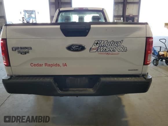 ✅ 2015 Ford F-150 XL • VIN: 1FTMF1C81FKD50452 • Lot: 85478545. Listed on Copart with 297,832 mi. Free auction sales archive from the USA and detailed vehicle history report at DreamBid. Image 6.