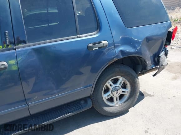 ✅ 2005 Ford Explorer XLT • VIN: 1FMZU63K65UA11317 • Lot: 42603292. Listed on IAAI with 218,625 mi. Free auction sales archive from the USA and detailed vehicle history report at DreamBid. Image 6.