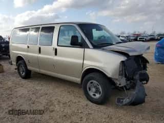 2007 Chevrolet Express Passenger с VIN 1GAHG35U571253808, выставлен на аукционе Copart как лот 43830975 с пробегом 228 267 миль миль и Списание • Salvage title. История ставок и продаж доступна на DreamBid. Изображение 4.