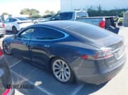 ✅ 2017 Tesla Model S 100D • VIN: 5YJSA1E25HF213092 • Lot: 43481381. Wystawiony na IAAI z przebiegiem 66 035 mil. Bezpłatny archiwum sprzedaży aukcyjnych z USA i szczegółowy raport historii pojazdu na DreamBid. Zdjęcie 13.
