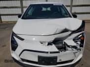 ✅ 2023 Chevrolet Bolt EV 1LT • VIN: 1G1FW6S07P4195101 • Lot: 52256355. Wystawiony na Copart z przebiegiem 45 364 mil. Bezpłatny archiwum sprzedaży aukcyjnych z USA i szczegółowy raport historii pojazdu na DreamBid. Zdjęcie 5.