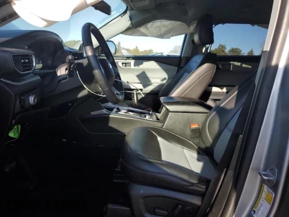 ✅ 2022 Ford Explorer XLT • VIN: 1FMSK8DH0NGB11398 • Лот: 92006385. Опубликован ранее на Copart с пробегом 48 999 миль. Бесплатный доступ к архиву аукционных продаж из США и подробный отчёт об истории автомобиля на DreamBid. Изображение 7.