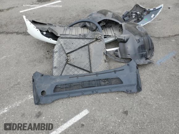 ✅ 2022 Tesla Model Y Performance • VIN: 7SAYGDEF8NF507274 • Lot: 84447245. Listed on Copart with Not provided. Free auction sales archive from the USA and detailed vehicle history report at DreamBid. Image 12.