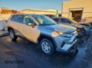 ✅ 2025 Toyota RAV4 LE • VIN: 2T3H1RFV9SC316925 • Лот: 94556175. Опубликован ранее на Copart с пробегом 32 087 миль. Бесплатный доступ к архиву аукционных продаж из США и подробный отчёт об истории автомобиля на DreamBid. Изображение 4.