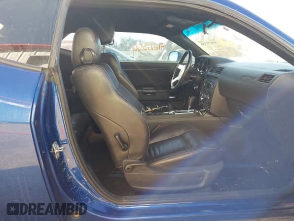 ✅ 2010 Dodge Challenger R/T Classic • VIN: 2B3CJ5DT3AH244705 • Lot: 41671350. Wystawiony na IAAI z przebiegiem 190 269 mil. Bezpłatny archiwum sprzedaży aukcyjnych z USA i szczegółowy raport historii pojazdu na DreamBid. Zdjęcie 5.