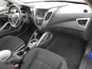 ✅ 2013 Hyundai Veloster w/Gray Int • VIN: KMHTC6AD9DU142088 • Lot: 83217374. Wystawiony na Copart z przebiegiem 83 328 mil. Bezpłatny archiwum sprzedaży aukcyjnych z USA i szczegółowy raport historii pojazdu na DreamBid. Zdjęcie 8.