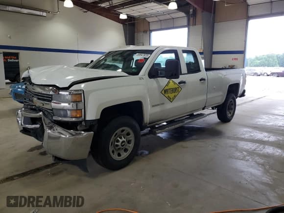 ✅ 2015 Chevrolet Silverado 2500HD Work Truck • VIN: 1GC2CUEGXFZ117229 • Lot: 59947925. Listed on Copart with 203,375 mi. Free auction sales archive from the USA and detailed vehicle history report at DreamBid. Image 1.