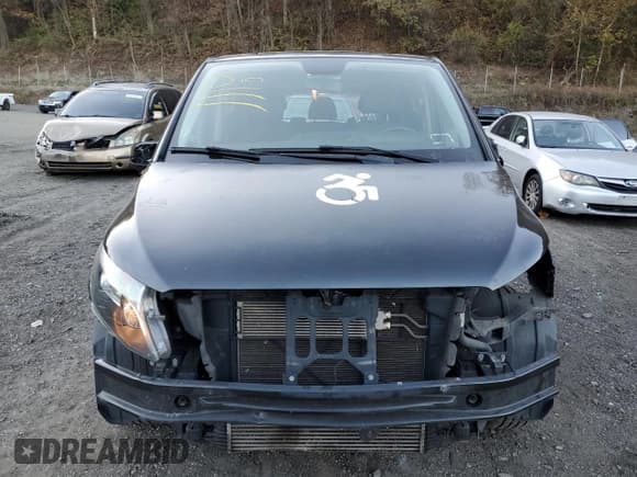 ✅ 2018 Mercedes-Benz Metris Passenger • VIN: WD4PG2EE3J3492880 • Lot: 89803985. Wystawiony na Copart z przebiegiem 173 522 mil. Bezpłatny archiwum sprzedaży aukcyjnych z USA i szczegółowy raport historii pojazdu na DreamBid. Zdjęcie 5.