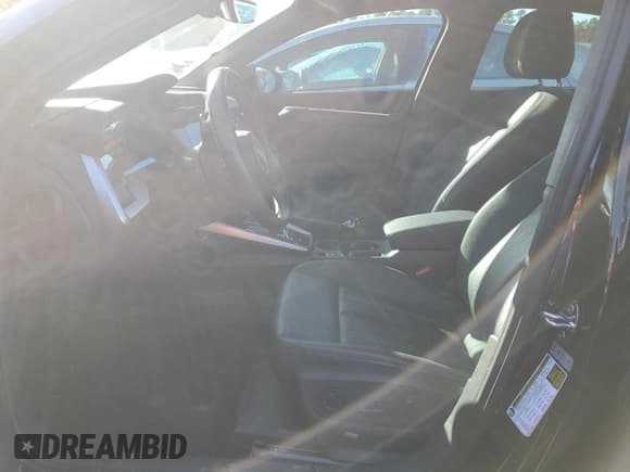 ✅ 2022 Audi A3 Premium • VIN: WAUAUDGY9NA090128 • Lot: 91165495. Wystawiony na Copart z przebiegiem 33 556 mil. Bezpłatny archiwum sprzedaży aukcyjnych z USA i szczegółowy raport historii pojazdu na DreamBid. Zdjęcie 7.