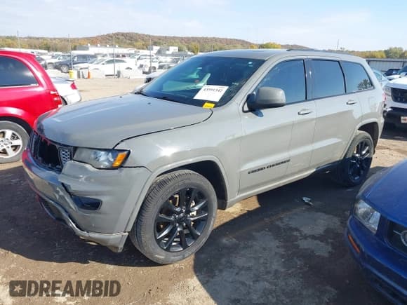 ✅ 2019 Jeep Grand Cherokee Altitude • VIN: 1C4RJFAG0KC729555 • Лот: 43591342. Опубликован ранее на IAAI с пробегом 86 129 миль. Бесплатный доступ к архиву аукционных продаж из США и подробный отчёт об истории автомобиля на DreamBid. Изображение 2.