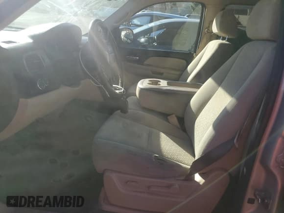 ✅ 2007 Chevrolet Suburban LT • VIN: 3GNFC16077G315275 • Lot: 90644885. Wystawiony na Copart z przebiegiem 211 773 mil. Bezpłatny archiwum sprzedaży aukcyjnych z USA i szczegółowy raport historii pojazdu na DreamBid. Zdjęcie 7.