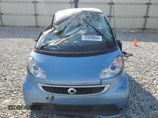 ✅ 2014 Smart fortwo Pure • VIN: WMEEJ3BA9EK772116 • Lot: 72599654. Wystawiony na Copart z przebiegiem Nie podano. Bezpłatny archiwum sprzedaży aukcyjnych z USA i szczegółowy raport historii pojazdu na DreamBid. Zdjęcie 5.