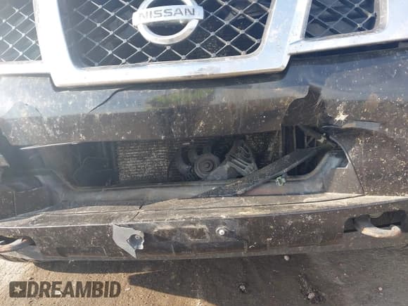 ✅ 2010 Nissan Armada Titanium • VIN: 5N1BA0NC6AN615886 • Lot: 42450236. Wystawiony na IAAI z przebiegiem 168 460 mil. Bezpłatny archiwum sprzedaży aukcyjnych z USA i szczegółowy raport historii pojazdu na DreamBid. Zdjęcie 6.