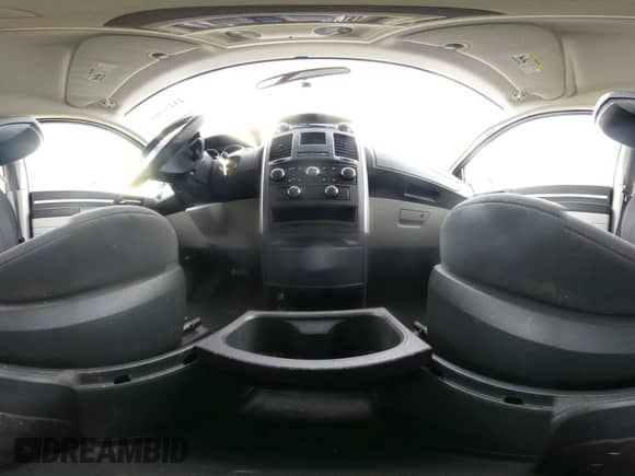 2010 Dodge Grand Caravan SE z VIN 2D4RN4DE4AR372358, wystawiony jako IAAI lot #43451169 z przebiegiem 113 549 mil mil oraz . Historia ofert i sprzedaży dostępna na DreamBid. Obrazek 19.