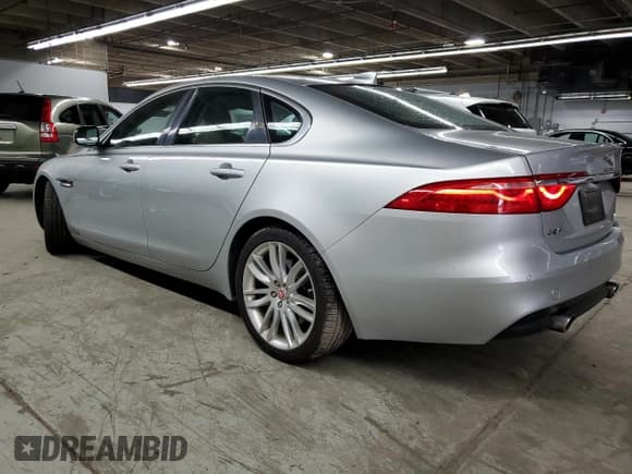 ✅ 2016 Jaguar XF 35t Prestige • VIN: SAJBK4BV6GCY00329 • Lot: 71554435. Wystawiony na Copart z przebiegiem 116 817 mil. Bezpłatny archiwum sprzedaży aukcyjnych z USA i szczegółowy raport historii pojazdu na DreamBid. Zdjęcie 2.