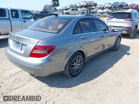 ✅ 2012 Mercedes-Benz C 300 Sport • VIN: WDDGF8BB9CR197914 • Lot: 42187624. Listed on IAAI with 121,196 mi. Free auction sales archive from the USA and detailed vehicle history report at DreamBid. Image 4.