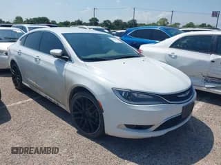 ✅ 2015 Chrysler 200 Limited • VIN: 1C3CCCAB1FN574001 • Лот: 43001668. Опубликован ранее на IAAI с пробегом 217 893 миль. Бесплатный доступ к архиву аукционных продаж из США и подробный отчёт об истории автомобиля на DreamBid. Изображение 1.