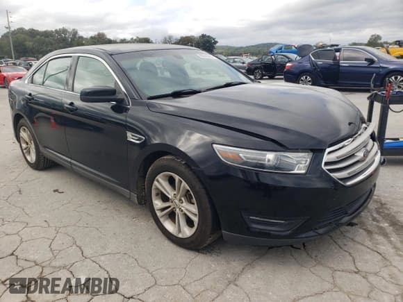 ✅ 2016 Ford Taurus SEL • VIN: 1FAHP2E89GG139981 • Lot: 85670085. Listed on Copart with 84,461 mi. Free auction sales archive from the USA and detailed vehicle history report at DreamBid. Image 4.