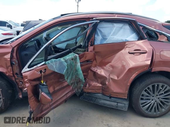 ✅ 2024 Lexus RX 350h • VIN: 2T2BBMCAXRC054497 • Лот: 42551236. Опубликован ранее на IAAI с пробегом 9 344 миль. Бесплатный доступ к архиву аукционных продаж из США и подробный отчёт об истории автомобиля на DreamBid. Изображение 13.