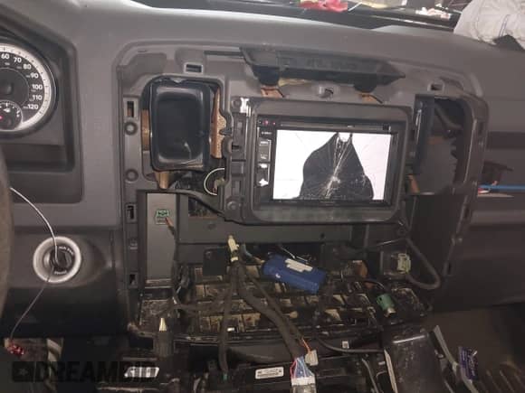 2014 Ram 1500 Tradesman z VIN 1C6RR6KG3ES480709, wystawiony jako IAAI lot #42817489 z przebiegiem 170 425 mil mil oraz . Historia ofert i sprzedaży dostępna na DreamBid. Obrazek 18.