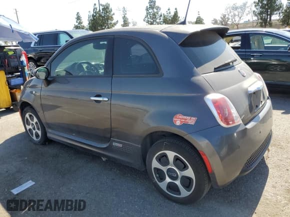 ✅ 2017 FIAT 500e • VIN: 3C3CFFGE1HT598411 • Lot: 58774295. Listed on Copart with 73,573 mi. Free auction sales archive from the USA and detailed vehicle history report at DreamBid. Image 2.