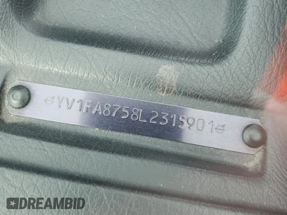 ✅ 1990 Volvo 740 • VIN: YV1FA8758L2315901 • Lot: 85880185. Listed on Copart with 353,866 mi. Free auction sales archive from the USA and detailed vehicle history report at DreamBid. Image 13.