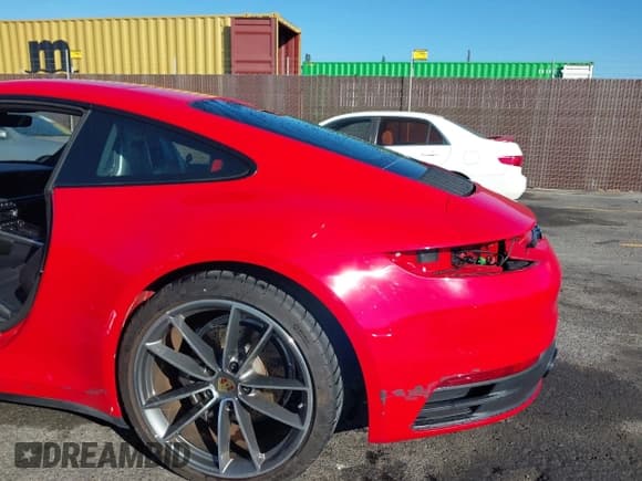 ✅ 2020 Porsche 911 Carrera • VIN: WP0AA2A97LS205866 • Lot: 43279096. Wystawiony na IAAI z przebiegiem 29 042 mil. Bezpłatny archiwum sprzedaży aukcyjnych z USA i szczegółowy raport historii pojazdu na DreamBid. Zdjęcie 6.