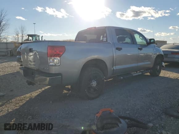 ✅ 2011 Toyota Tundra • VIN: 5TFDW5F17BX176440 • Lot: 91201235. Wystawiony na Copart z przebiegiem 242 120 mil. Bezpłatny archiwum sprzedaży aukcyjnych z USA i szczegółowy raport historii pojazdu na DreamBid. Zdjęcie 3.