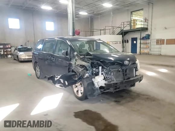 ✅ 2011 Toyota Sienna • VIN: 5TDZK3DC9BS094242 • Lot: 94259735. Listed on Copart with 189,166 mi. Free auction sales archive from the USA and detailed vehicle history report at DreamBid. Image 14.