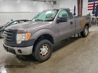 ✅ 2010 Ford F-150 XL • VIN: 1FTMF1CW5AKB03992 • Лот: 93676875. Опубликован ранее на Copart с пробегом 136 256 миль. Бесплатный доступ к архиву аукционных продаж из США и подробный отчёт об истории автомобиля на DreamBid. Изображение 1.
