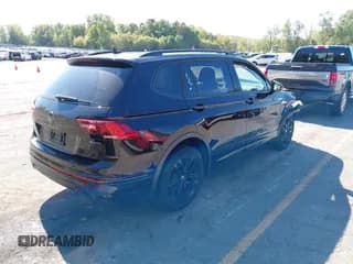 ✅ 2022 Volkswagen Tiguan SE R-Line Black • VIN: 3VV8B7AX7NM017417 • Lot: 43348099. Wystawiony na IAAI z przebiegiem 48 336 mil. Bezpłatny archiwum sprzedaży aukcyjnych z USA i szczegółowy raport historii pojazdu na DreamBid. Zdjęcie 4.