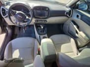 ✅ 2022 Kia Soul LX • VIN: KNDJ23AU7N7158562 • Лот: 90724125. Опубликован ранее на Copart с пробегом 62 659 миль. Бесплатный доступ к архиву аукционных продаж из США и подробный отчёт об истории автомобиля на DreamBid. Изображение 8.