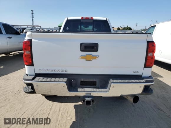 ✅ 2015 Chevrolet Silverado 2500HD LTZ • VIN: 1GC1KWE80FF586673 • Лот: 61583105. Опубликован ранее на Copart с пробегом 250 012 миль. Бесплатный доступ к архиву аукционных продаж из США и подробный отчёт об истории автомобиля на DreamBid. Изображение 6.