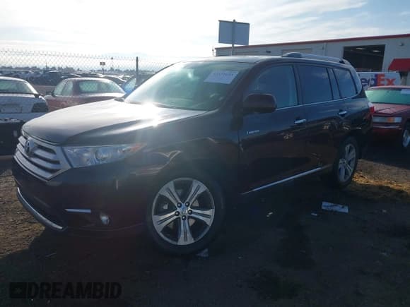 ✅ 2011 Toyota Highlander Limited • VIN: 5TDDK3EH0BS082159 • Lot: 43372693. Listed on IAAI with 183,907 mi. Free auction sales archive from the USA and detailed vehicle history report at DreamBid. Image 2.