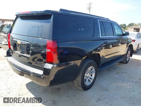 ✅ 2019 Chevrolet Suburban LT • VIN: 1GNSCHKC9KR375252 • Lot: 43286862. Wystawiony na IAAI z przebiegiem 214 493 mil. Bezpłatny archiwum sprzedaży aukcyjnych z USA i szczegółowy raport historii pojazdu na DreamBid. Zdjęcie 4.