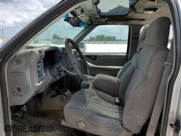 1996 Chevrolet Blazer with VIN 1GNDT13W5T2167789, listed as a Copart auction lot 73176674 with 245,771 mi miles and Non repairable. Bid and sale history available at DreamBid. Image 7.