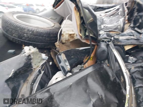 ✅ 2004 Mitsubishi Diamante • VIN: 6MMAP87P54T003651 • Lot: 41512845. Wystawiony na IAAI z przebiegiem Nie podano. Bezpłatny archiwum sprzedaży aukcyjnych z USA i szczegółowy raport historii pojazdu na DreamBid. Zdjęcie 8.