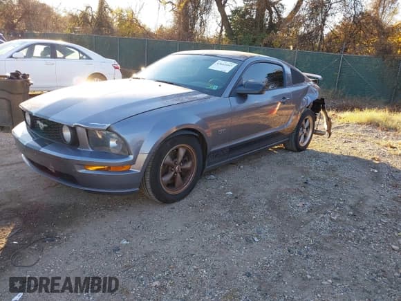 ✅ 2006 Ford Mustang GT Deluxe • VIN: 1ZVHT82H765209546 • Lot: 43661043. Listed on IAAI with 117,863 mi. Free auction sales archive from the USA and detailed vehicle history report at DreamBid. Image 2.