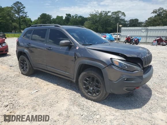 ✅ 2019 Jeep Cherokee Trailhawk • VIN: 1C4PJMBX5KD278692 • Lot: 56912285. Listed on Copart with 110,964 mi. Free auction sales archive from the USA and detailed vehicle history report at DreamBid. Image 4.